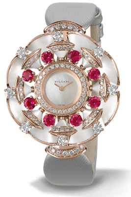 Bvlgari Diva 102218 Pearl White Watch: Elegant Mother-of-Pearl Dial and Chain