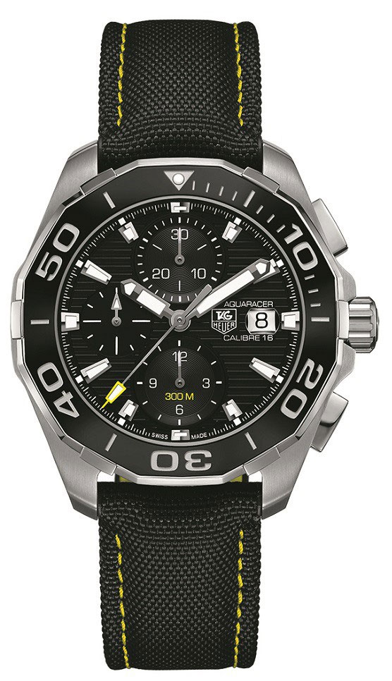 Tag Heuer Aquaracer Dive Watch: Swiss Automatic Chrono, Carbon Fiber Case, Black Rubber Band
